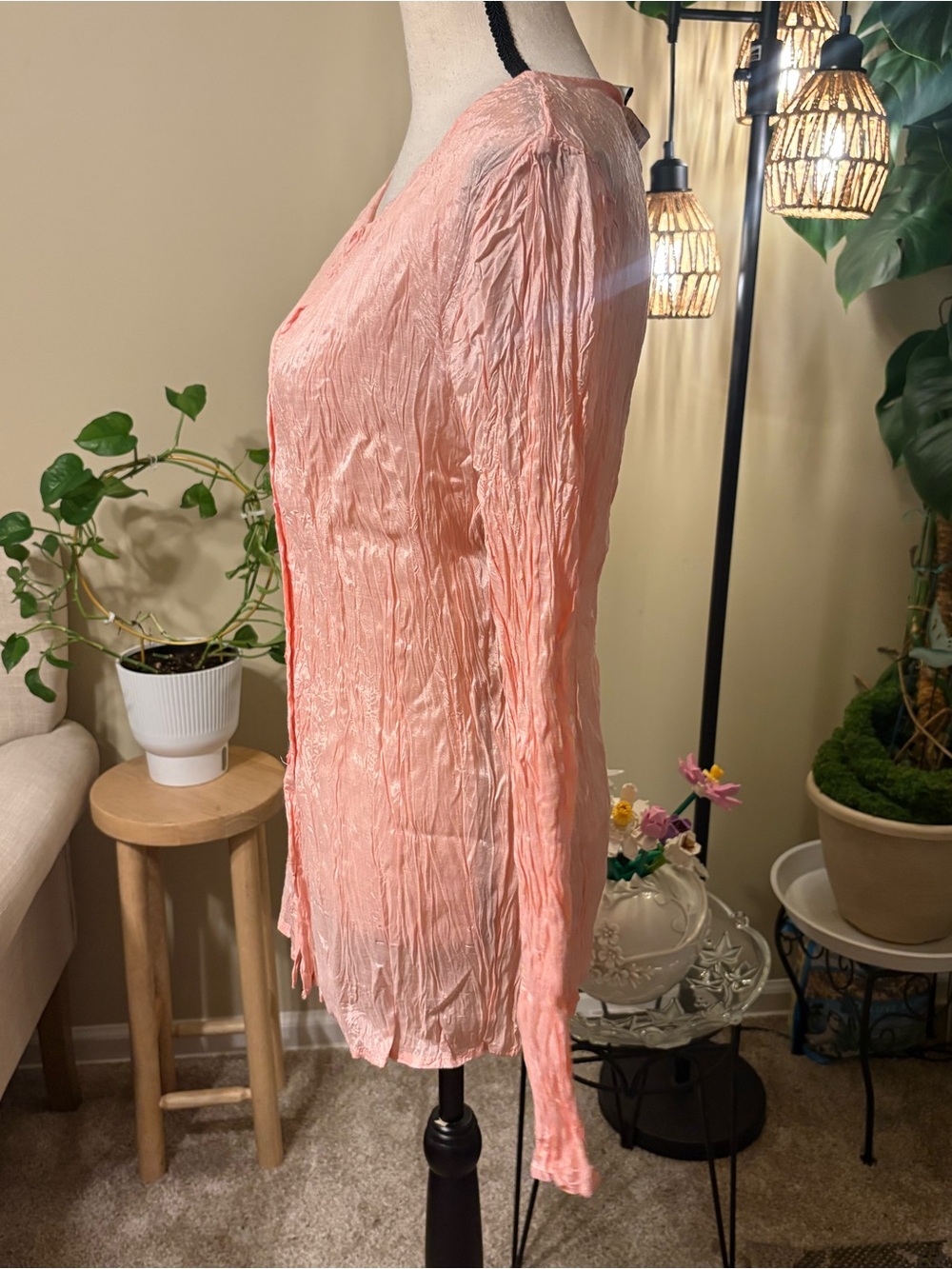 NWT Newport News Peach Pink Crinkle Button-Down Cardigan Shirt - Picture 4 of 9